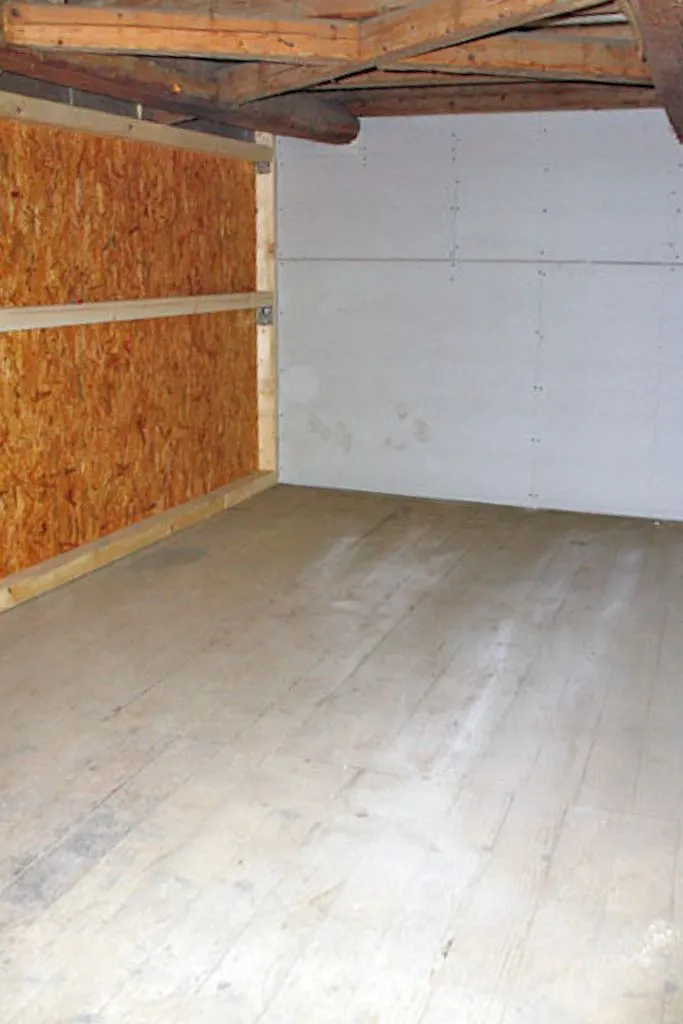 Lagerbox 11 von innen